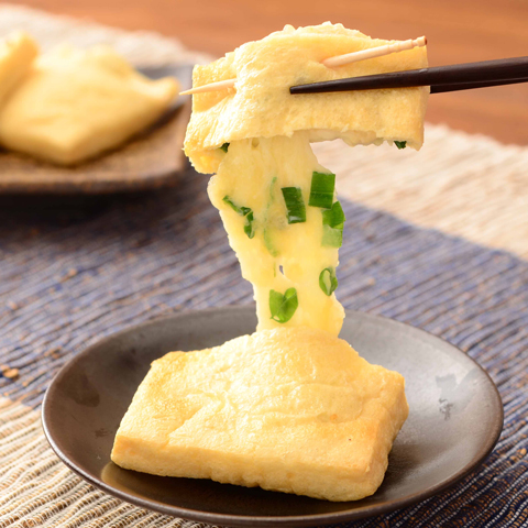 モッツァとねぎの油揚げ包み焼き
