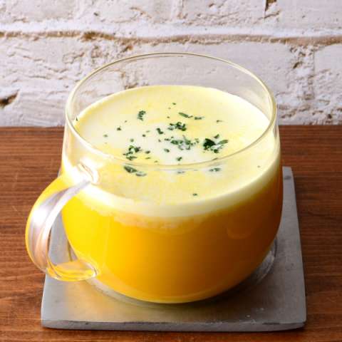 クリープ泡立つミルクで楽しむかぼちゃスープ