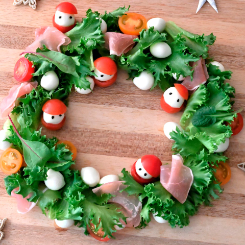 ひとくちモッツァのクリスマスリースサラダ