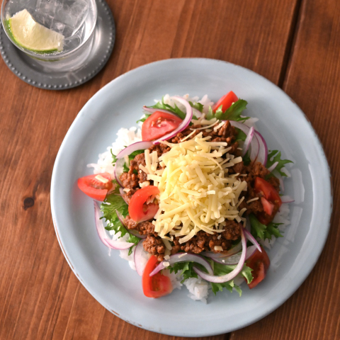 生チーズたっぷり！タコライス