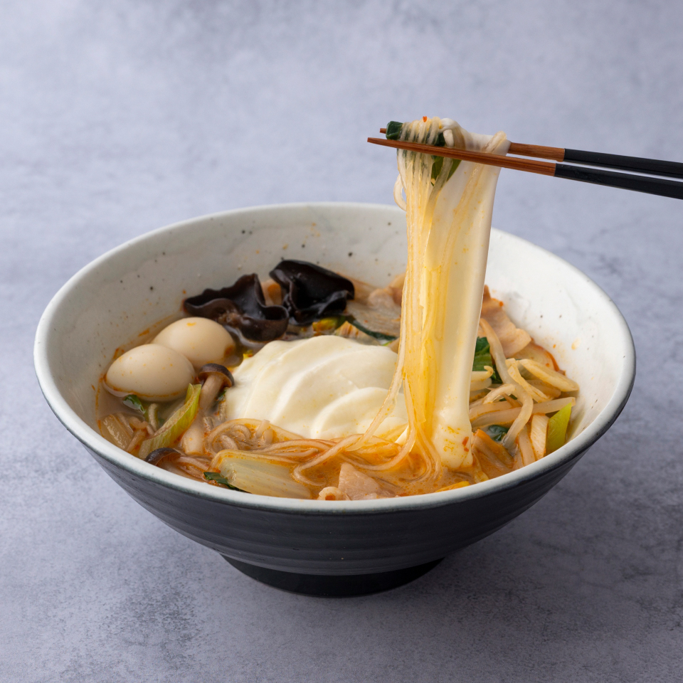 のび～るモッツァレラの麻辣湯