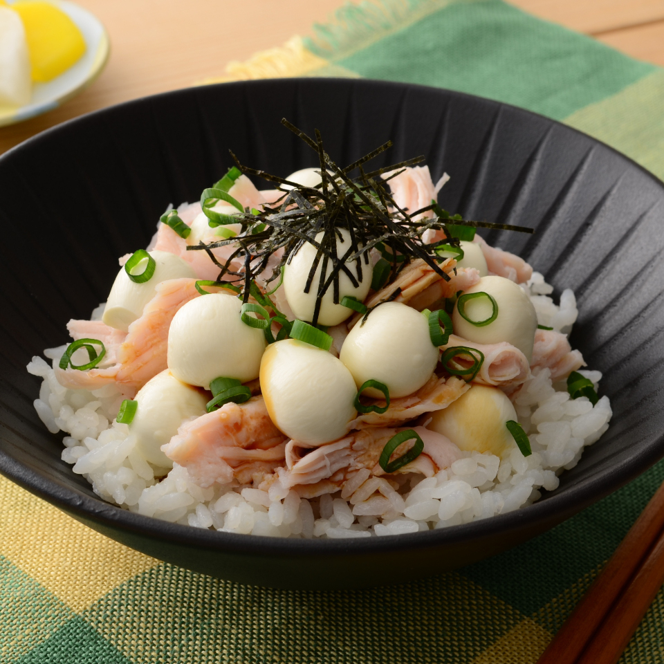 ひとくちモッツァと鶏肉の簡単丼