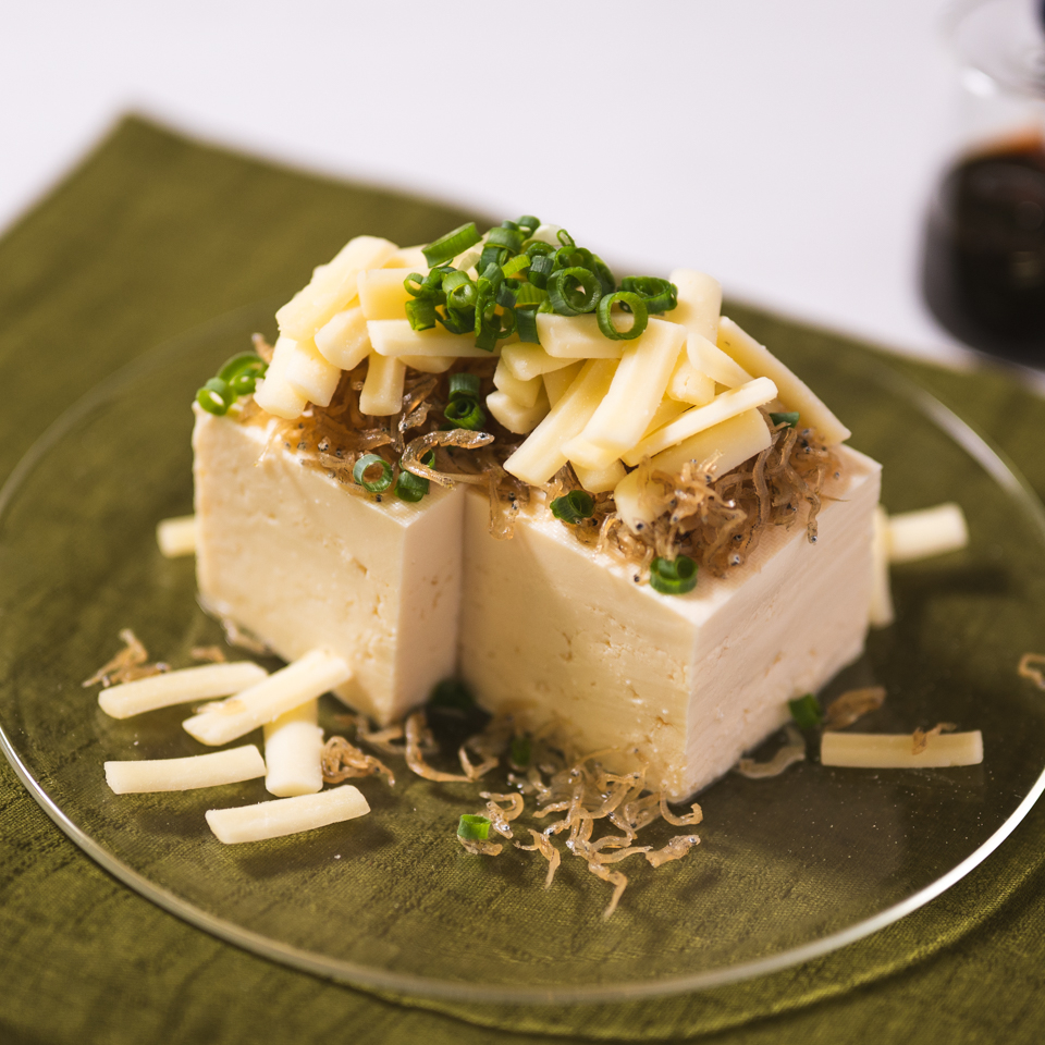 カリカリじゃことチーズの冷やっこ
