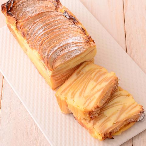 りんごとクリームチーズのケーキ ～ガトーインビジブル～