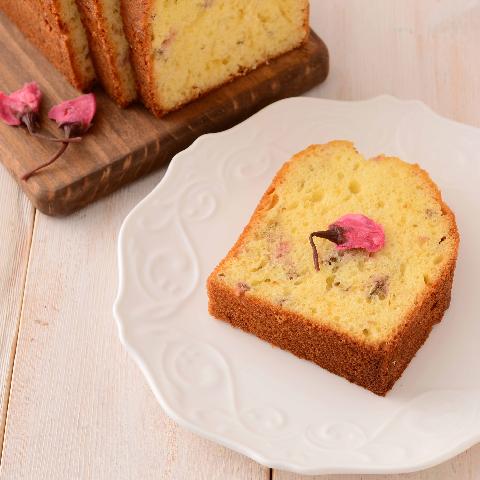 クリープで!桜香る簡単パウンドケーキ