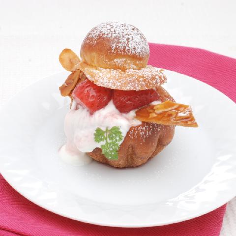 苺のブリオッシュカップ