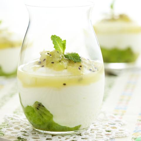 キウイのさわやかヨーグルトデザート