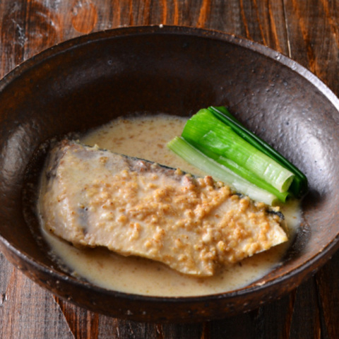 ぶりのミルクごまみそ煮