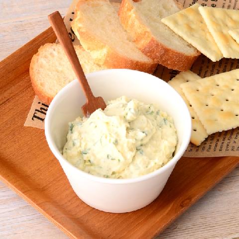 香ばしいオニオンのクリームチーズディップ