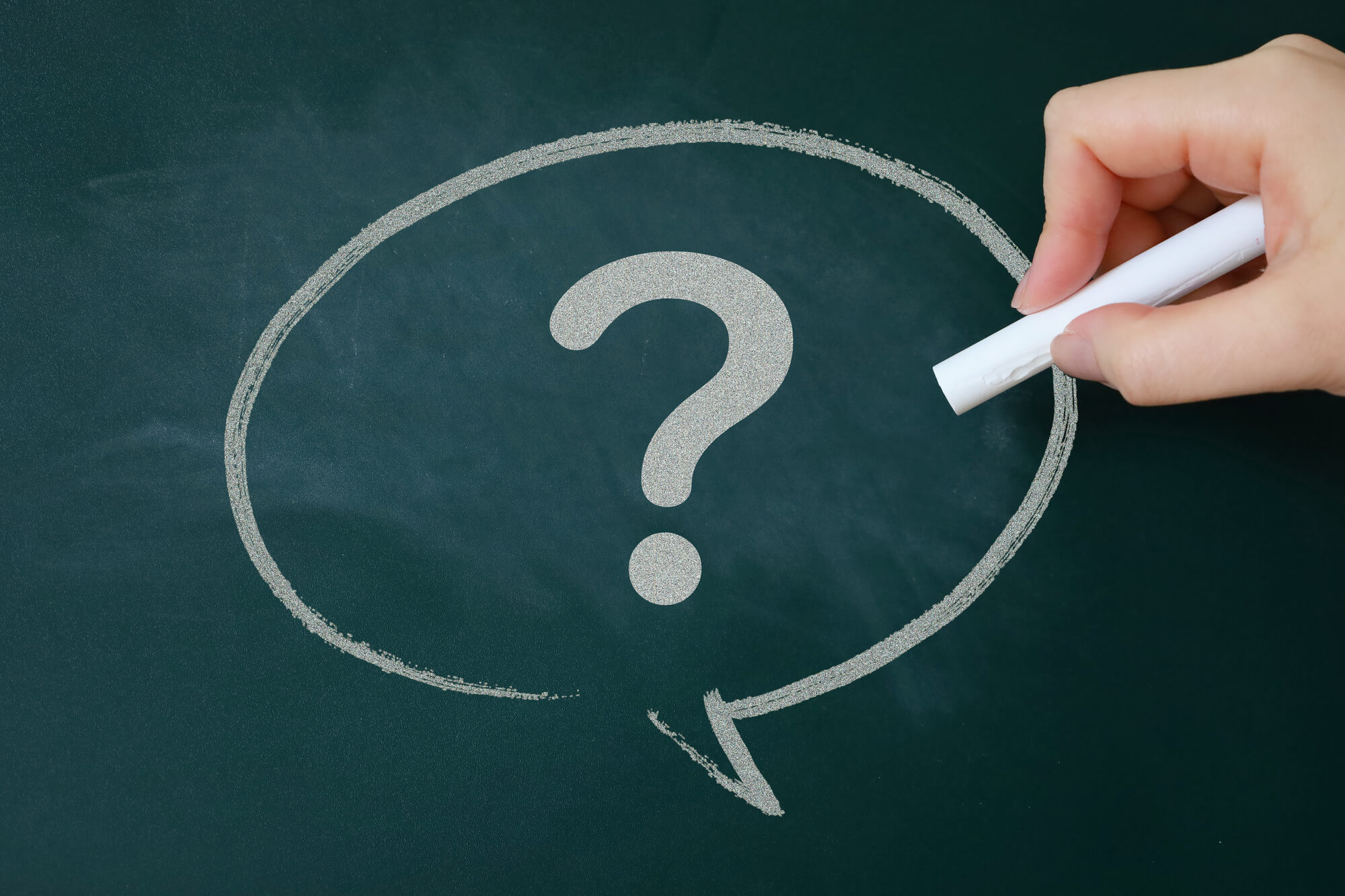 のどの違和感の主な原因は？