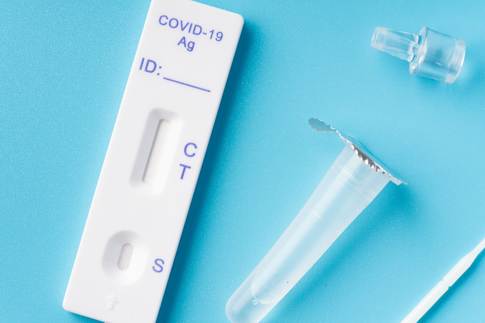 新型コロナと、その他の原因によるのどの痛み