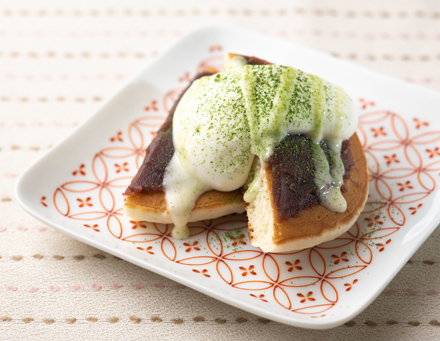 和風パンケーキ　ヨーグルトクリーム抹茶仕立て