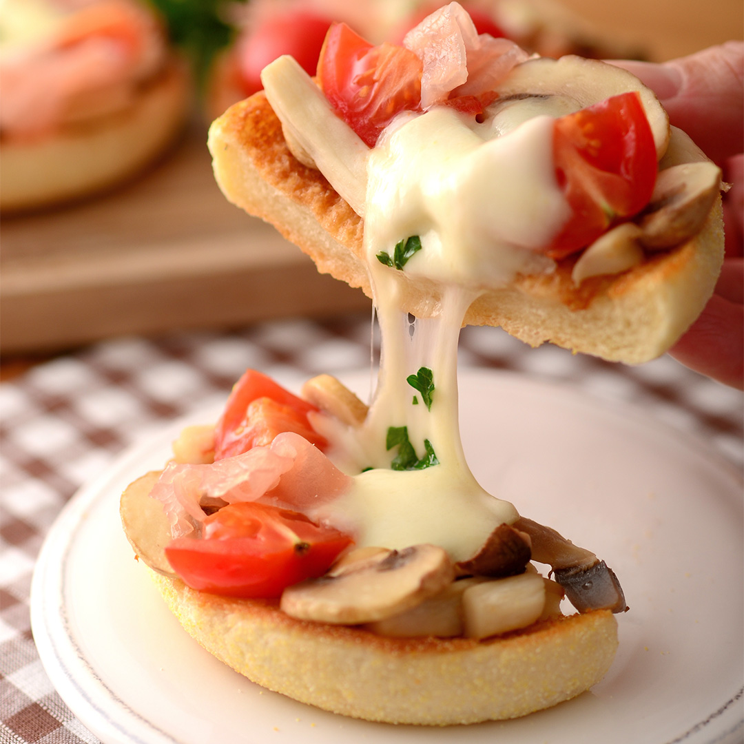 とろ～りモッツァのオープンサンド